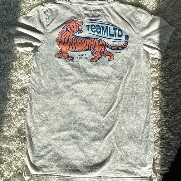 TeamLTD- A Big Softie Tiger Vintage Tee - Picture 2 of 4